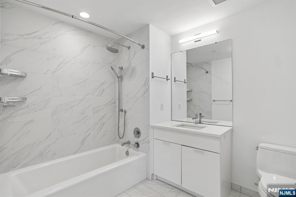 9 Ave At Port Imperial #713 — photo 17