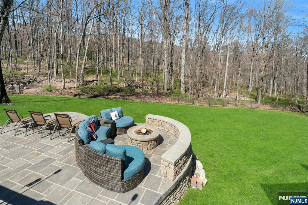 13 Greenfield Hill — photo 37