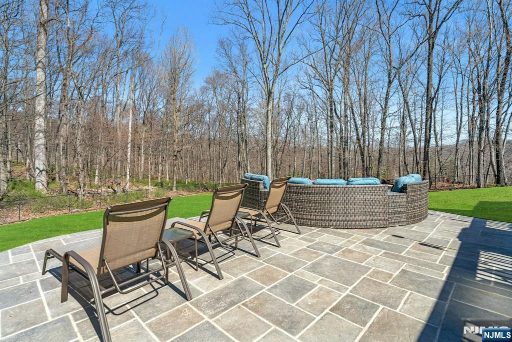 13 Greenfield Hill — photo 38