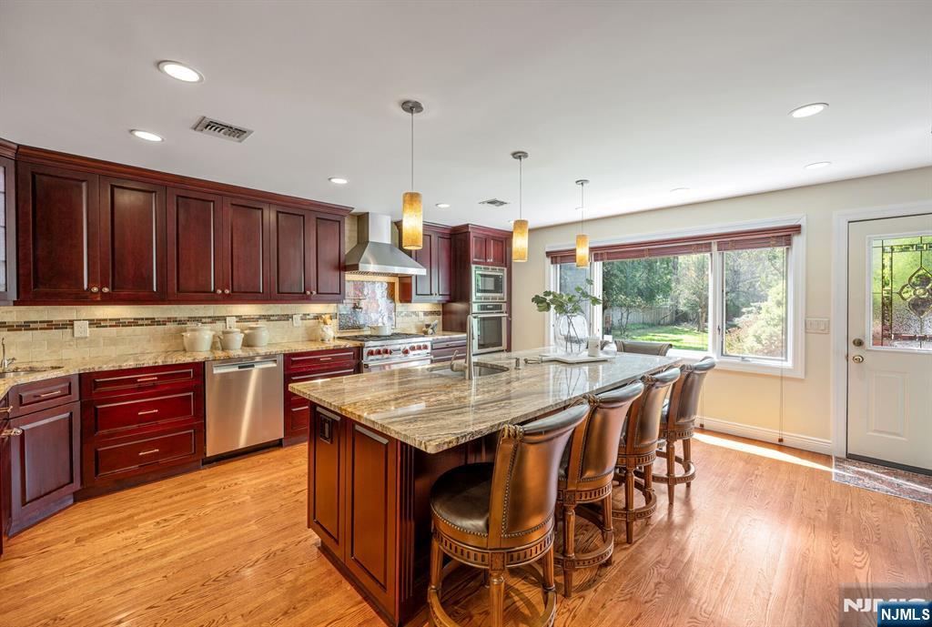 A True Chef's Kitchen with an Expansive Center Island