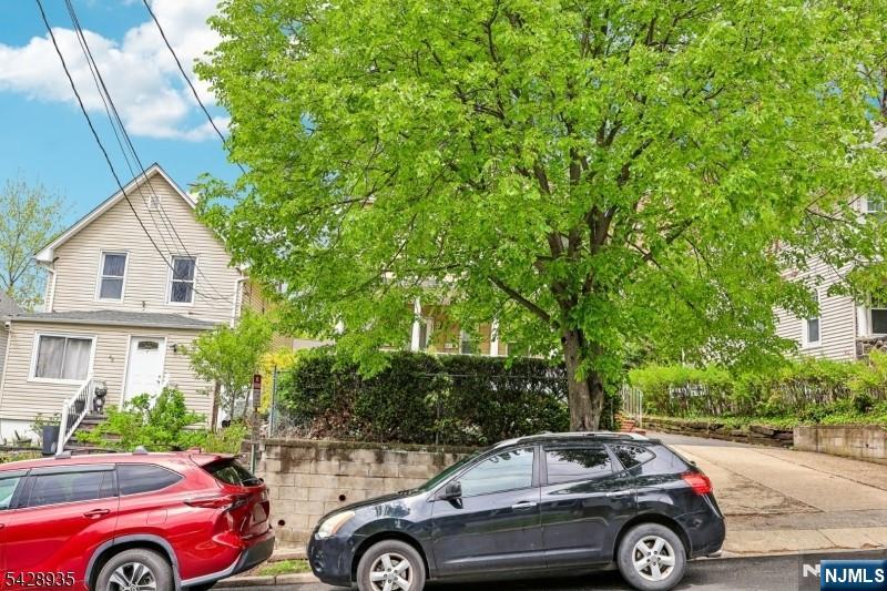52 Preston St, Ridgefield Park, NJ 07660