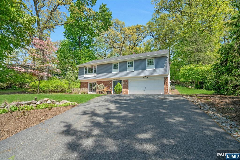 109 Malcolm Road — photo 3