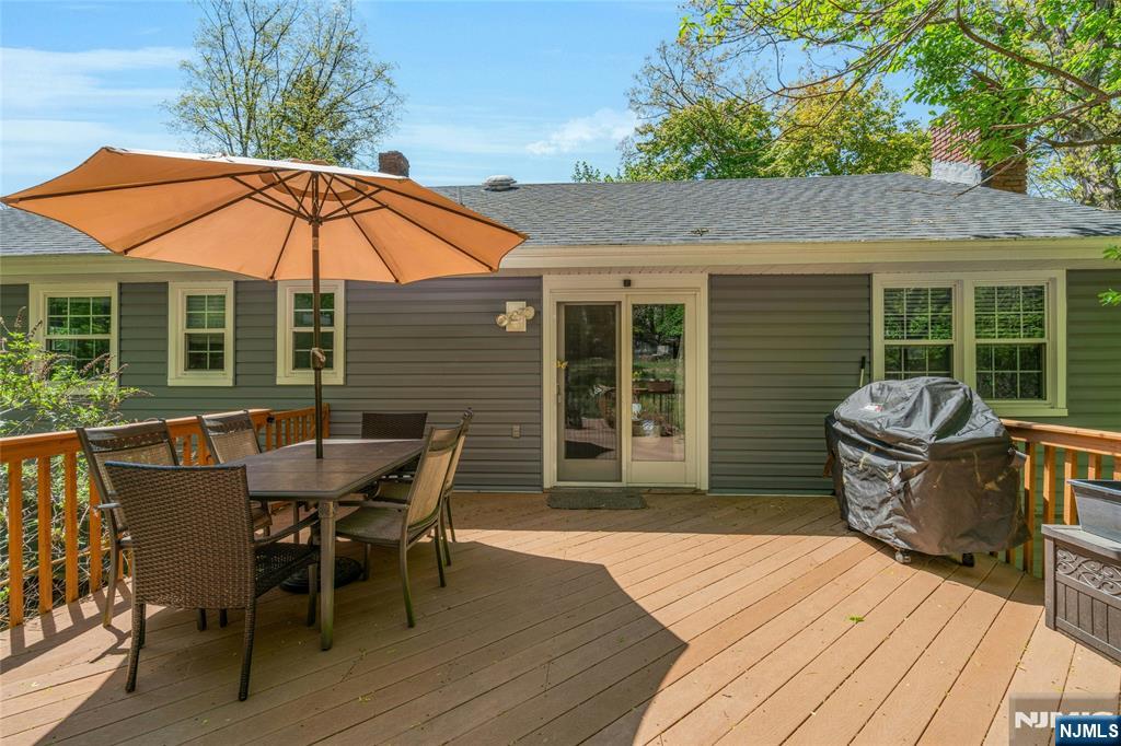 109 Malcolm Road — photo 38