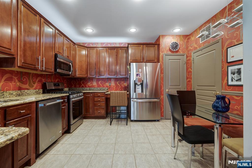 10402 Warrens Way #TOP FLOOR RENOV