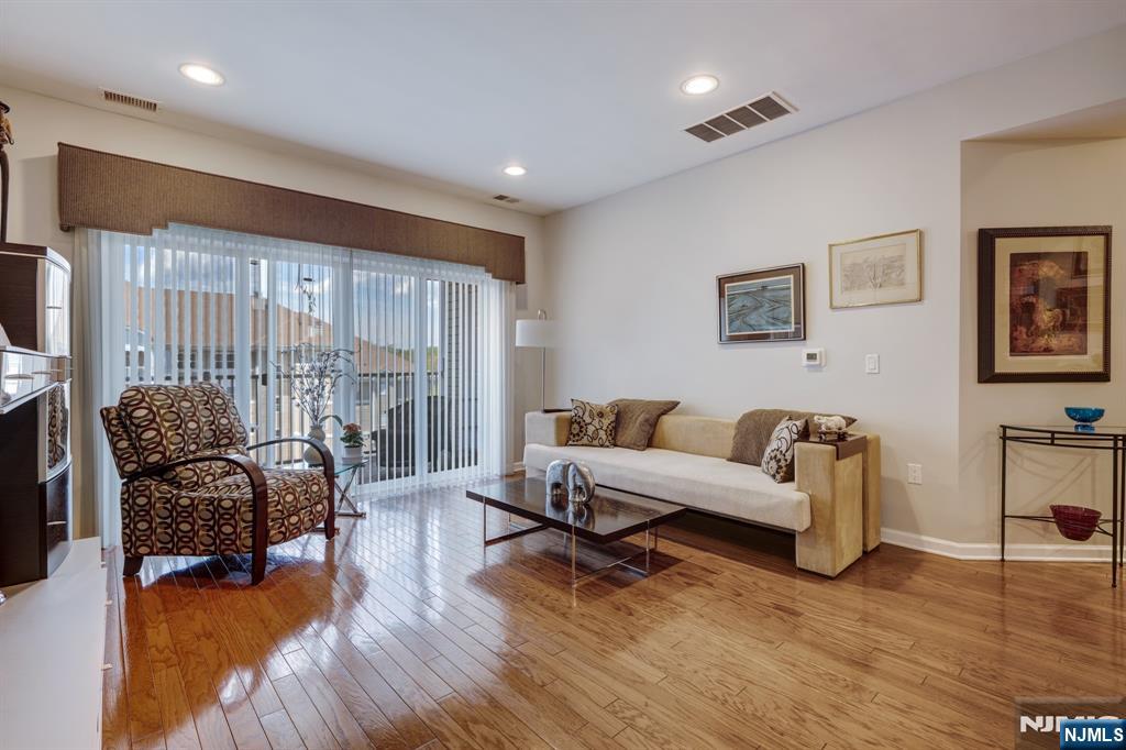 10402 Warrens Way #TOP FLOOR RENOV