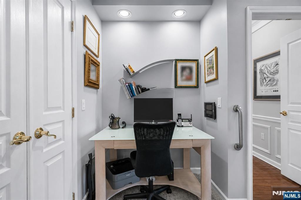 10402 Warrens Way #TOP FLOOR RENOV