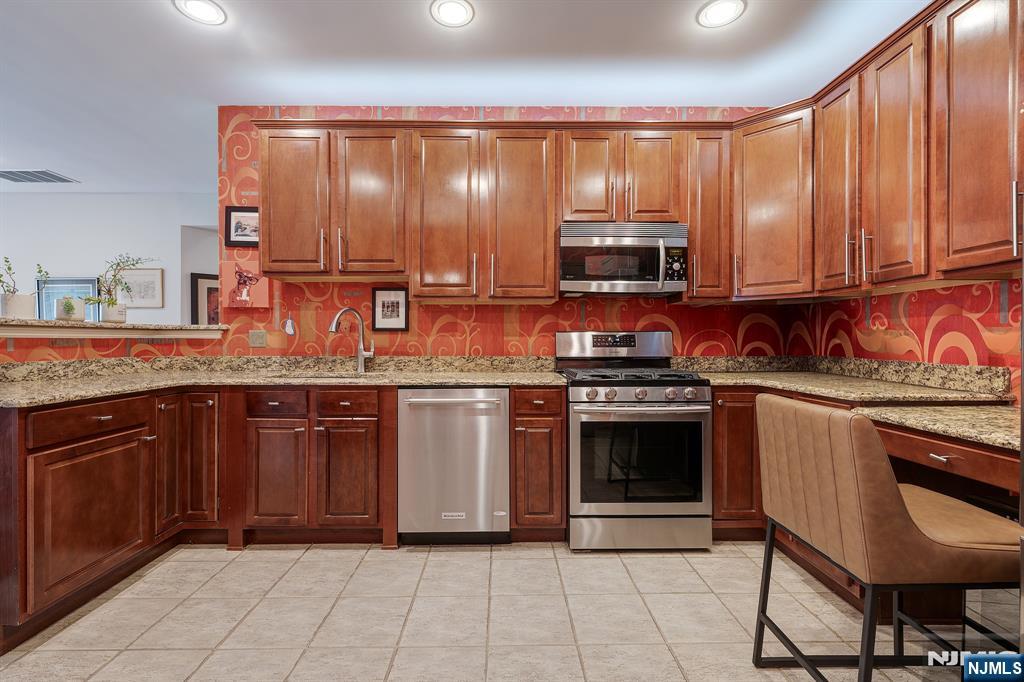 10402 Warrens Way #TOP FLOOR RENOV