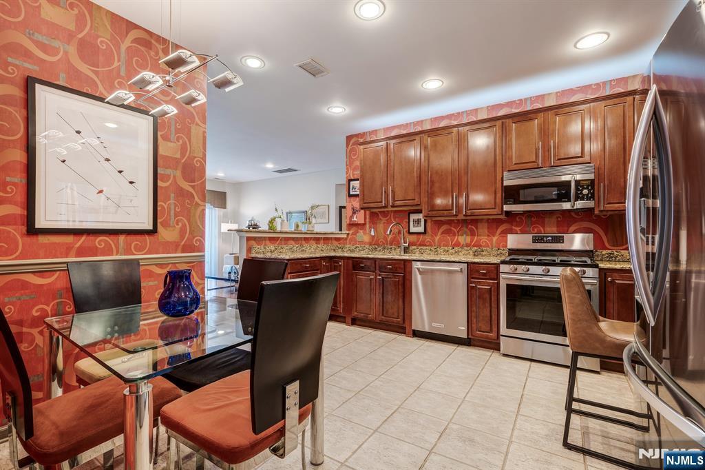 10402 Warrens Way #TOP FLOOR RENOV