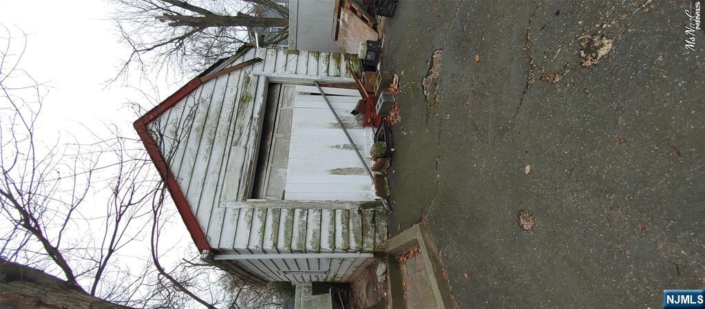  Listing Photo  5