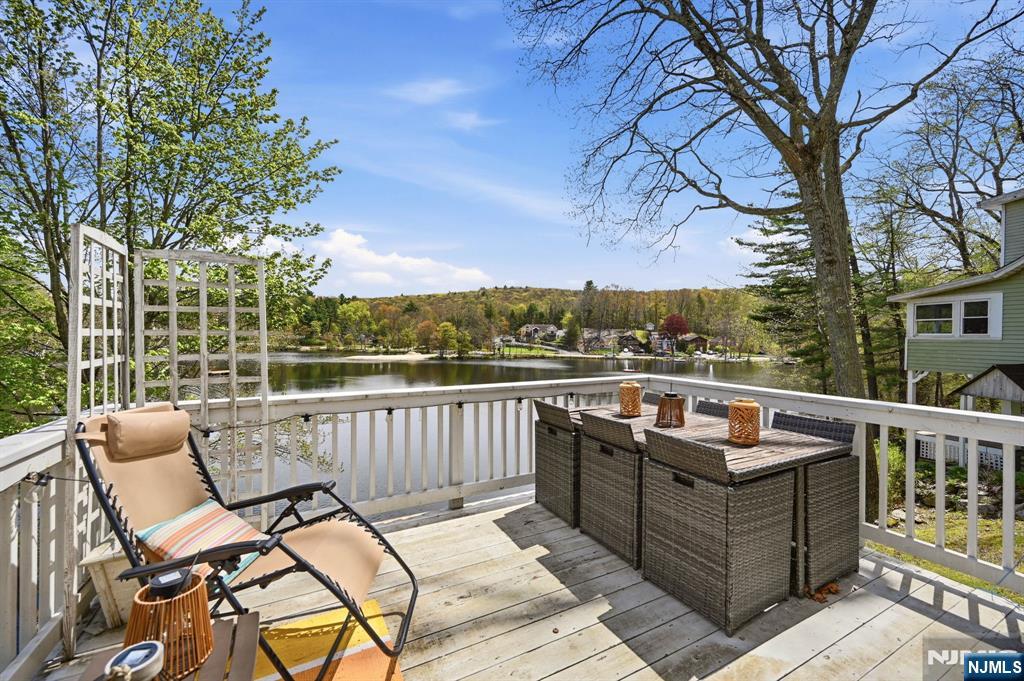 51 Goldfinch Lane, West Milford, NJ 07421 Listing Photo  12