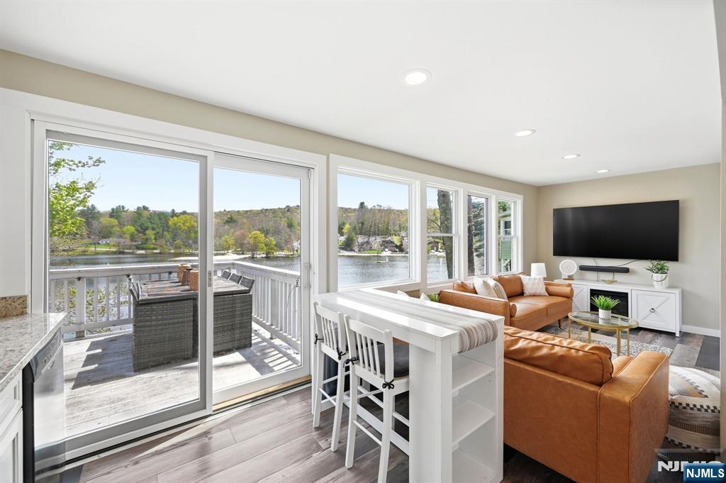 51 Goldfinch Lane, West Milford, NJ 07421 Listing Photo  4