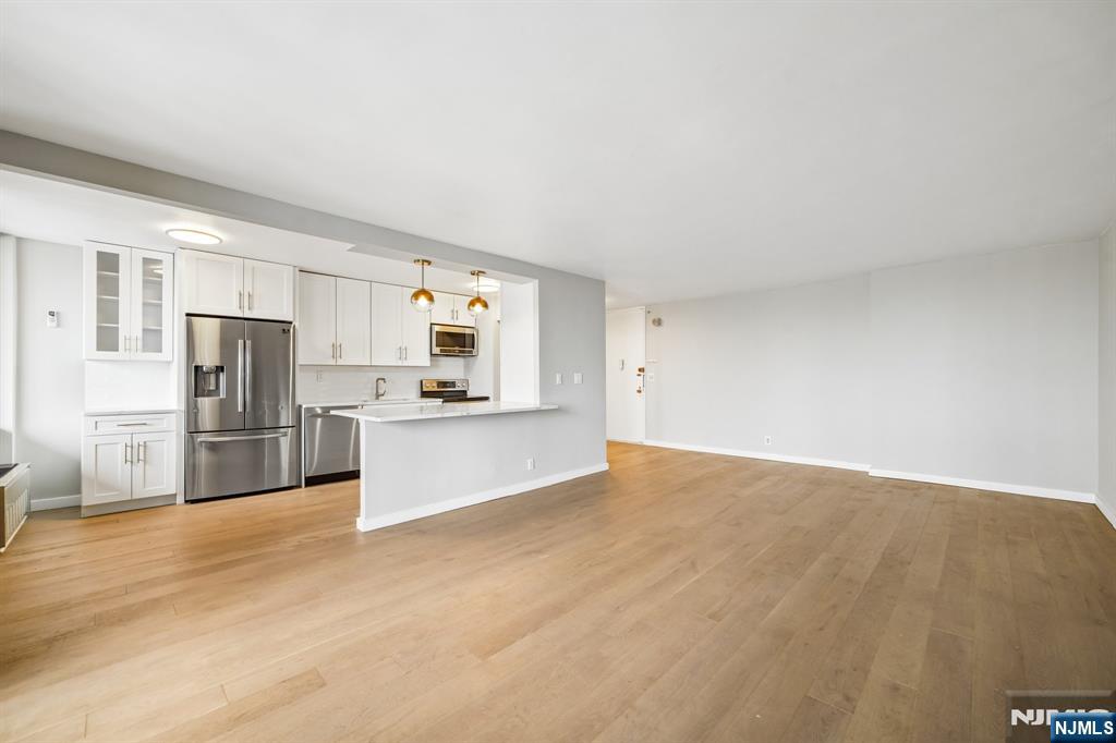 300 Winston Drive 923 - Photo 4