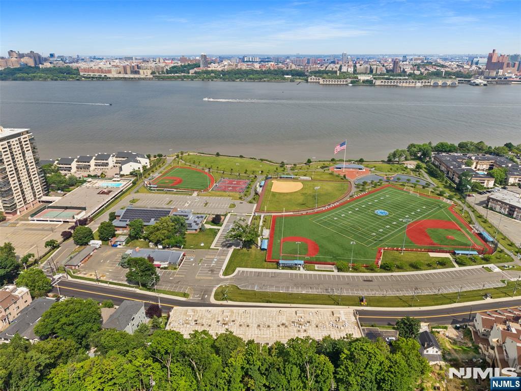 Photo 2 of Condo for sale at 1150 River Rd #4H, Edgewater, NJ 07020 | MLS# 26015840 | Listing updated on 2026-10-08