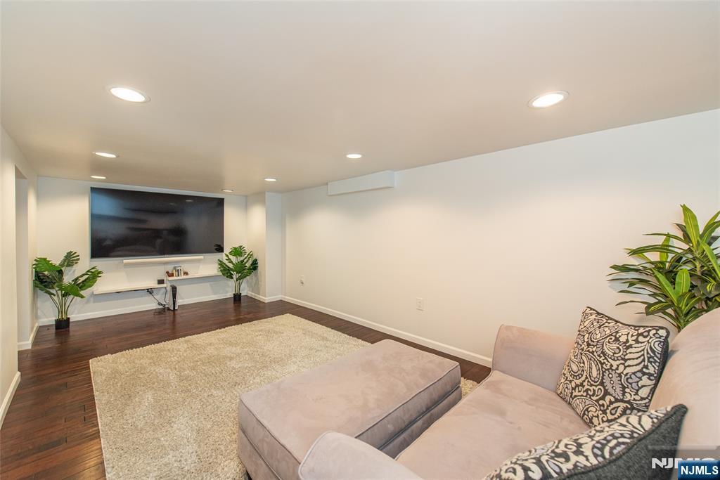 29 Van Duyne Avenue, Wayne, NJ 07470 Listing Photo  28