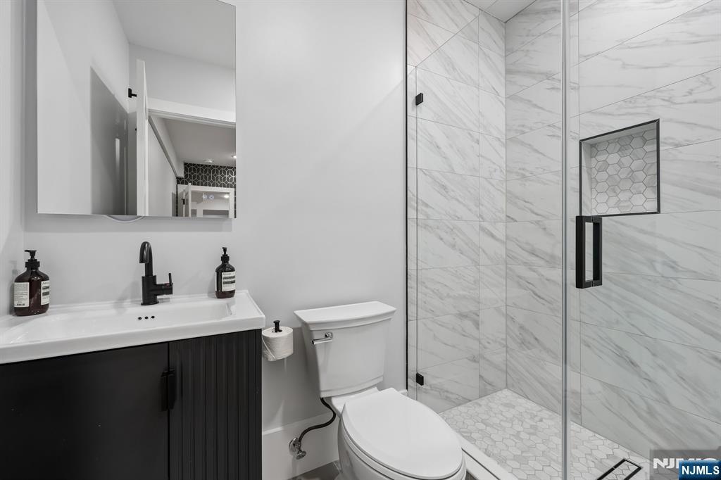 424 Ridgewood Avenue — photo 43