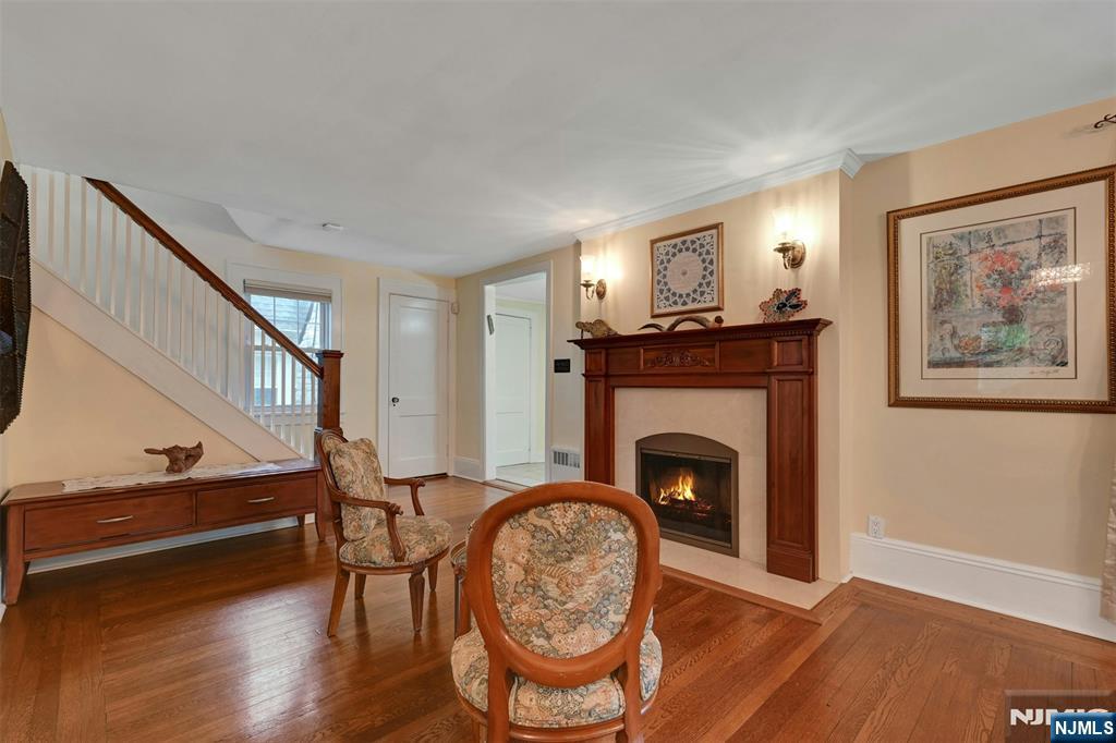 340 Sherman Avenue - Photo 3
