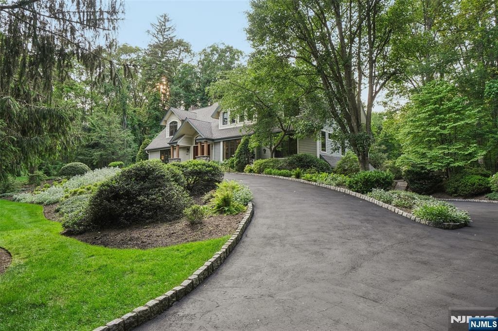 469 Hartung Drive - Photo 4