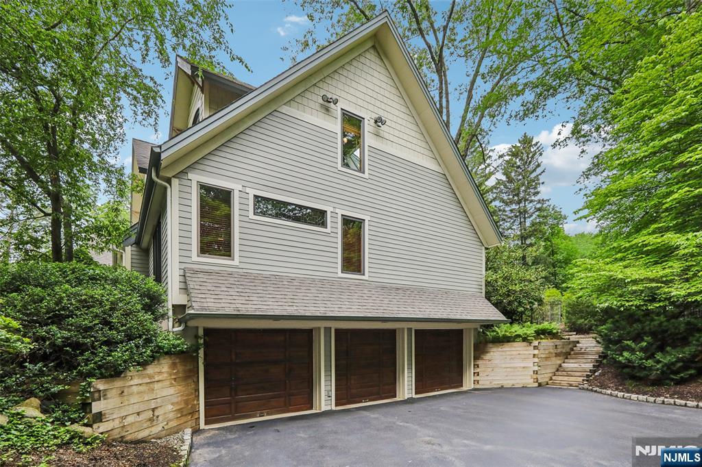 469 Hartung Drive - Photo 5