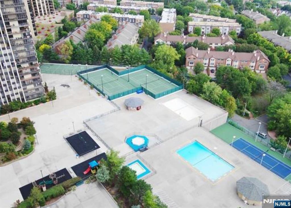 200 Winston Dr #2016, Cliffside Park, NJ 07010
