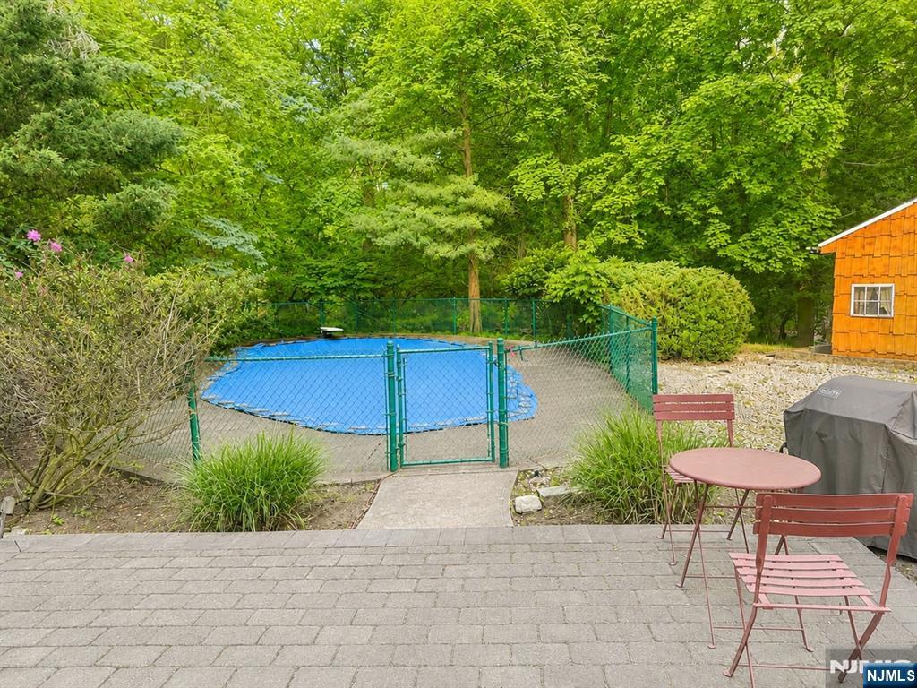 Fenced in Pool