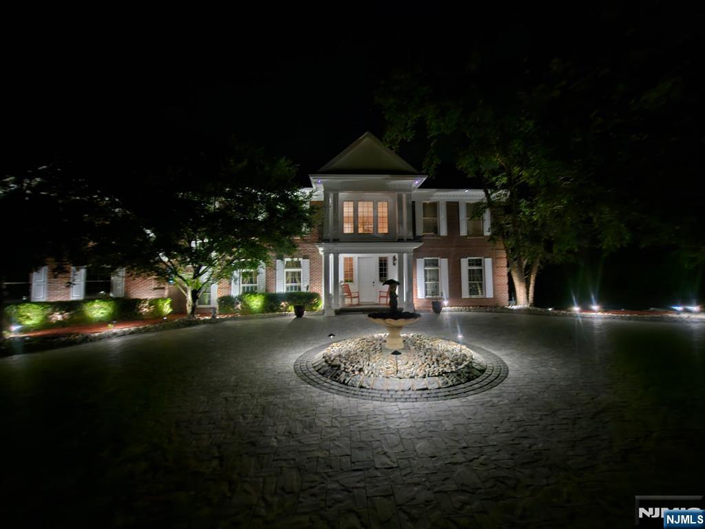 317 Rock Ridge Ct, Franklin Lakes, NJ 07417