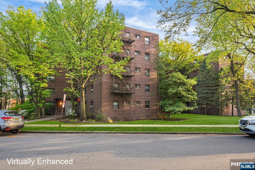 420 Park #3F, Fort Lee, NJ 07024