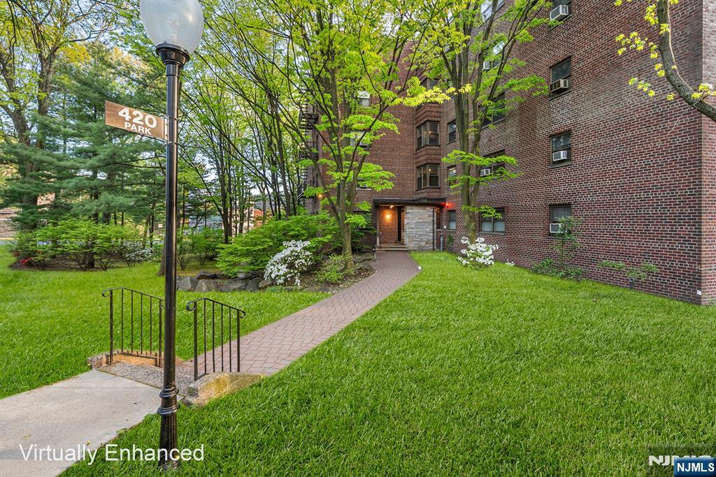 420 Park #3F, Fort Lee, NJ 07024