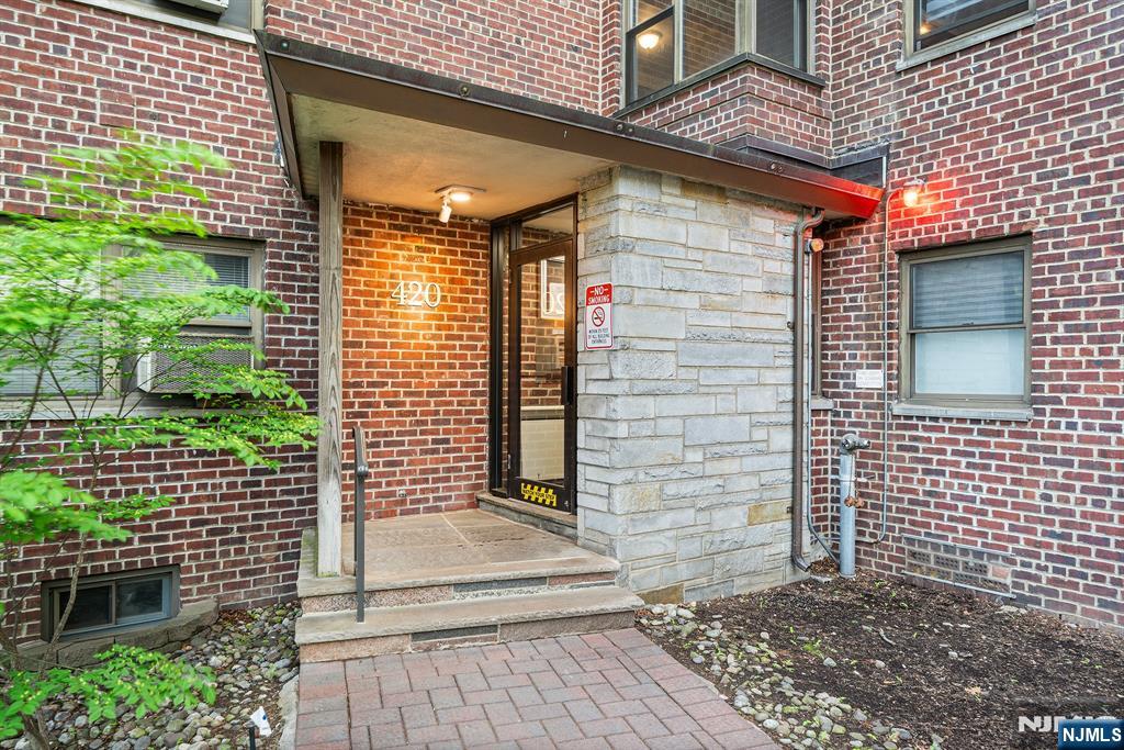 420 Park #3F, Fort Lee, NJ 07024