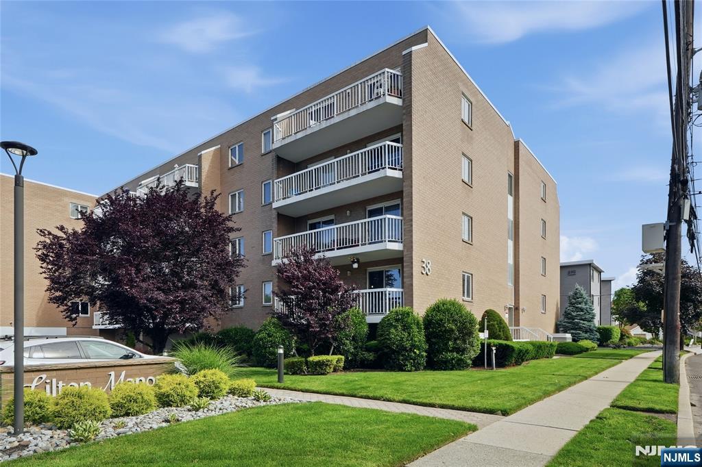 38 Moonachie Road 101 - Photo 1