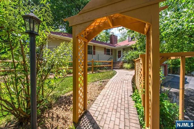37 Grandview Place - Photo 1