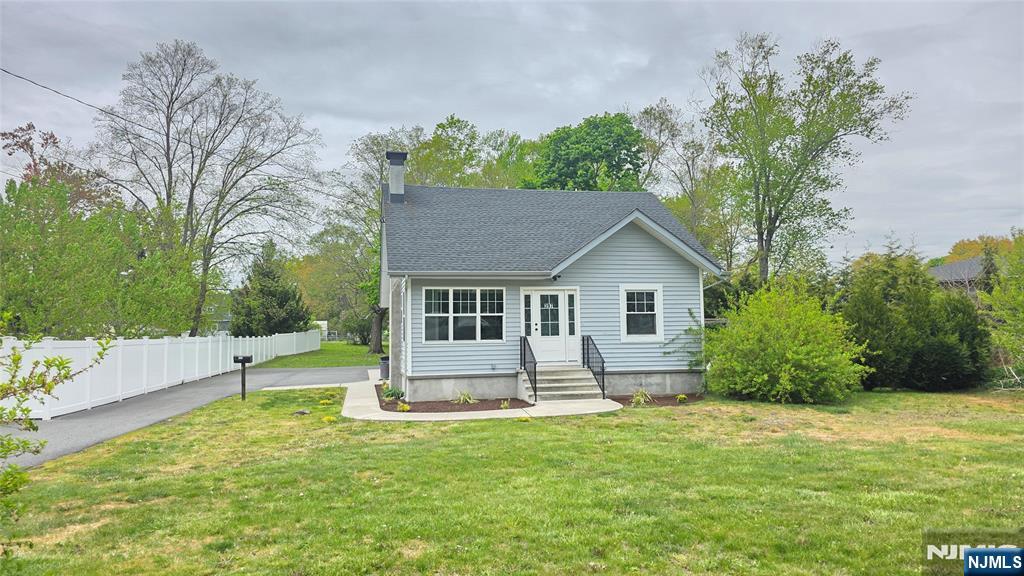 397 Newark Pompton Turnpike - Photo 2