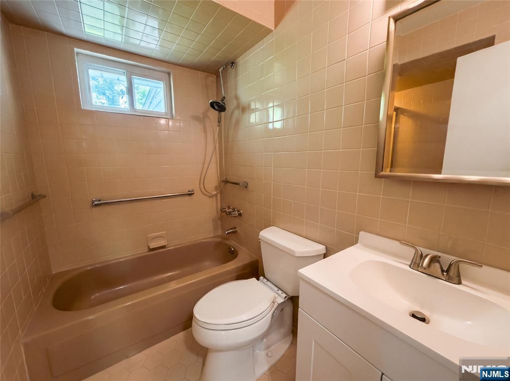 616 River Road, Teaneck, NJ 07666 Listing Photo  10