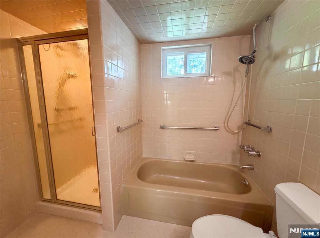 616 River Road, Teaneck, NJ 07666 Listing Photo  9