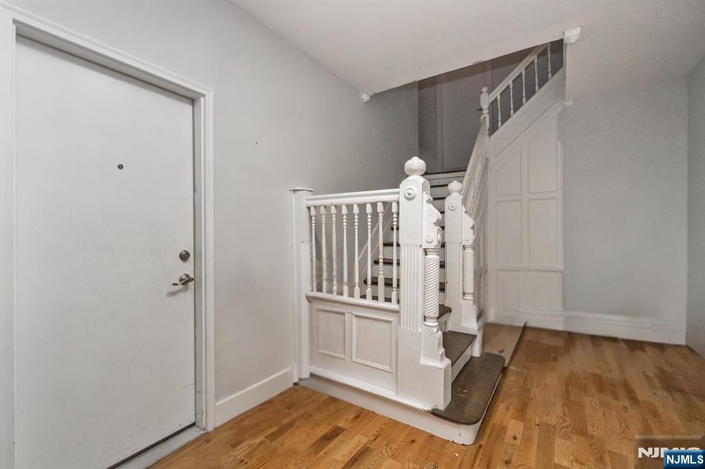 467 Fairview Avenue 1 - Photo 4