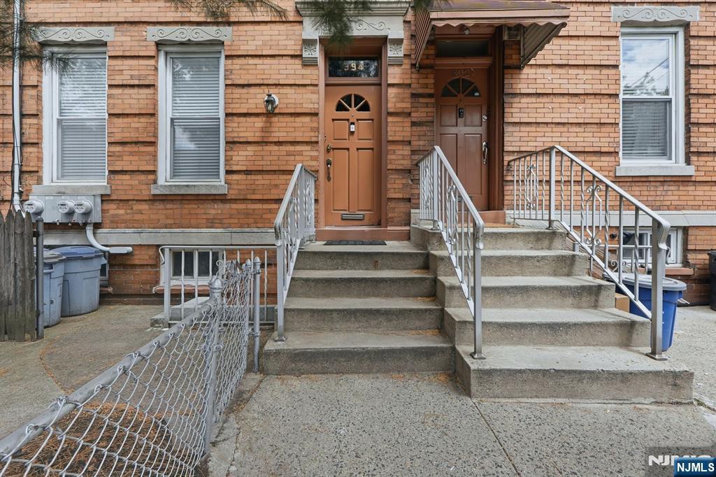 394 Woodlawn Avenue 2