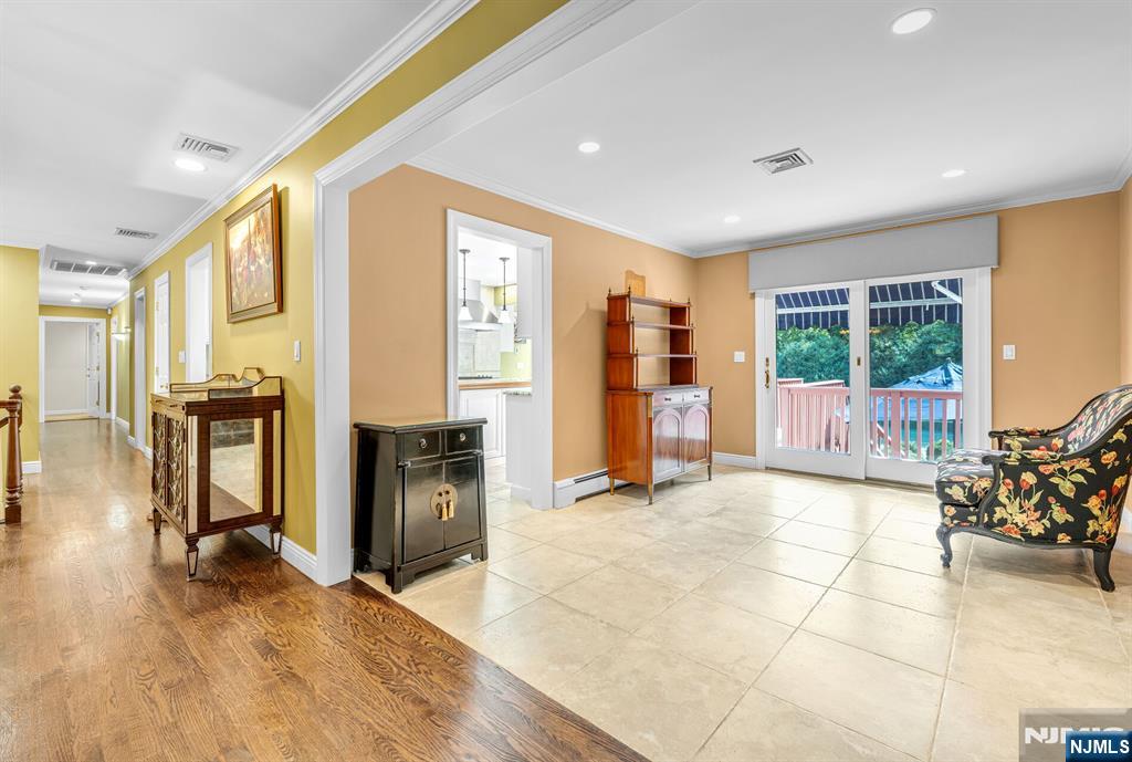 24 Vanderbeck Lane