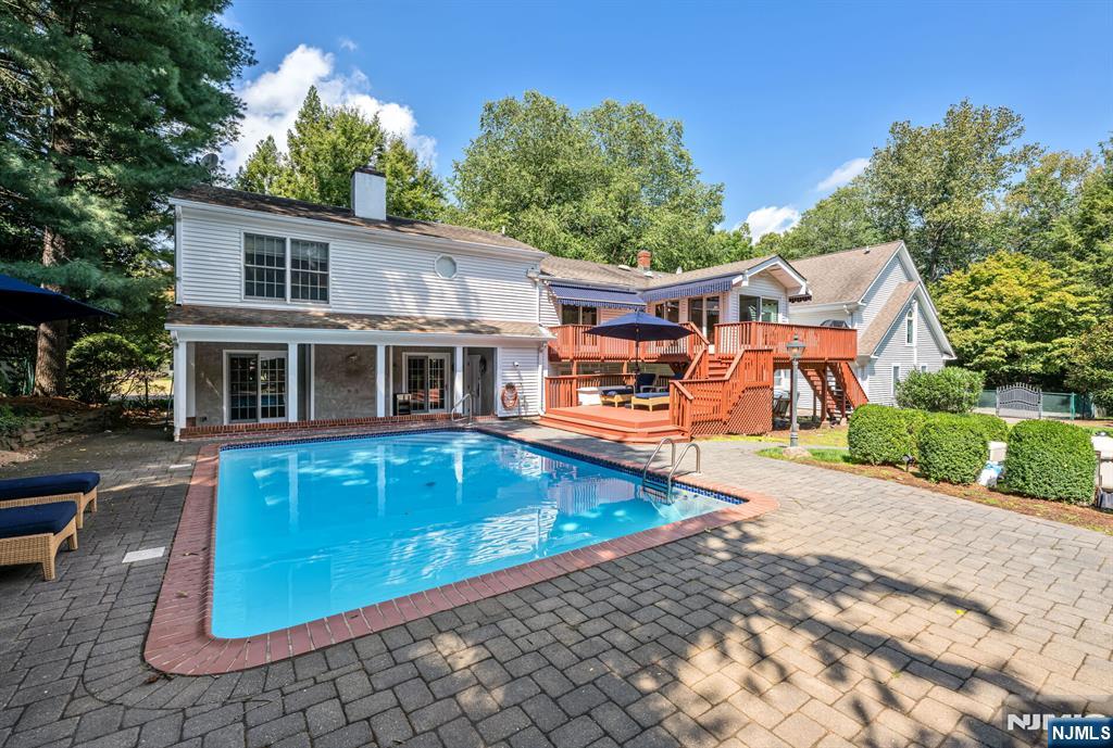 24 Vanderbeck Lane