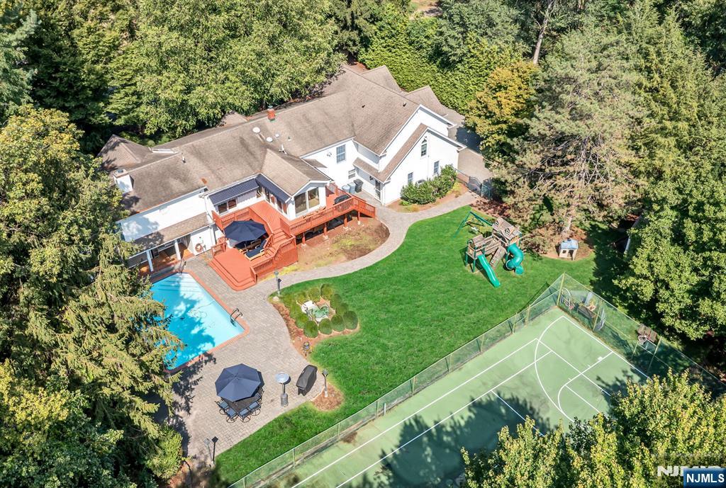 24 Vanderbeck Lane