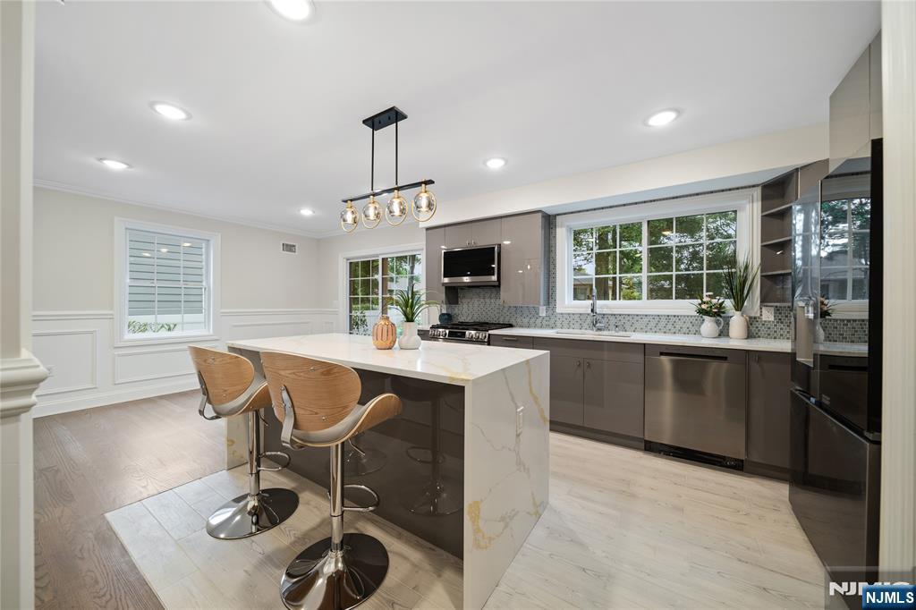 16 Coles Court