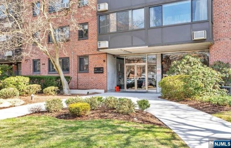 90 Prospect Avenue #10C