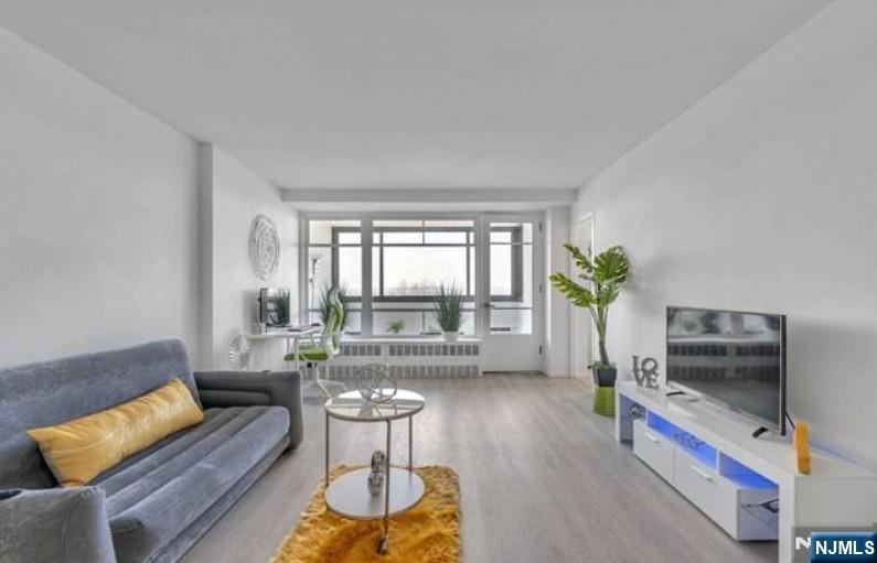 90 Prospect Avenue #10C