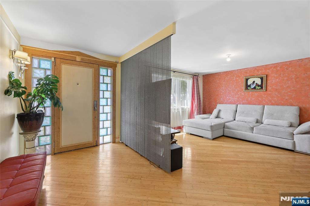 29-07 Fair Lawn Avenue - Photo 2