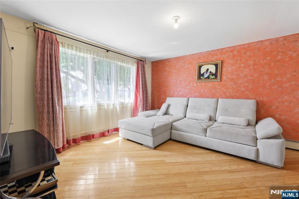 29-07 Fair Lawn Avenue - Photo 3