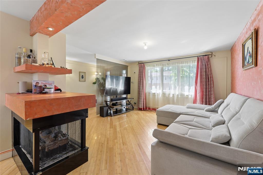 29-07 Fair Lawn Avenue - Photo 5