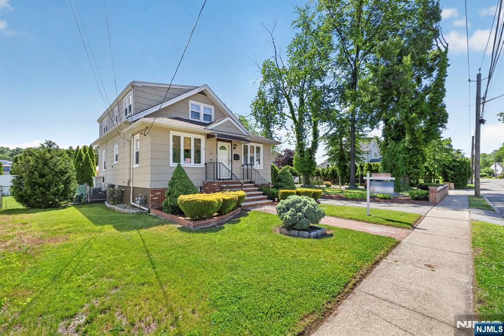 Homes for sale in Little Ferry, NJ | 70 Franklin St, Little Ferry, NJ 07643 | MLS# 26016017