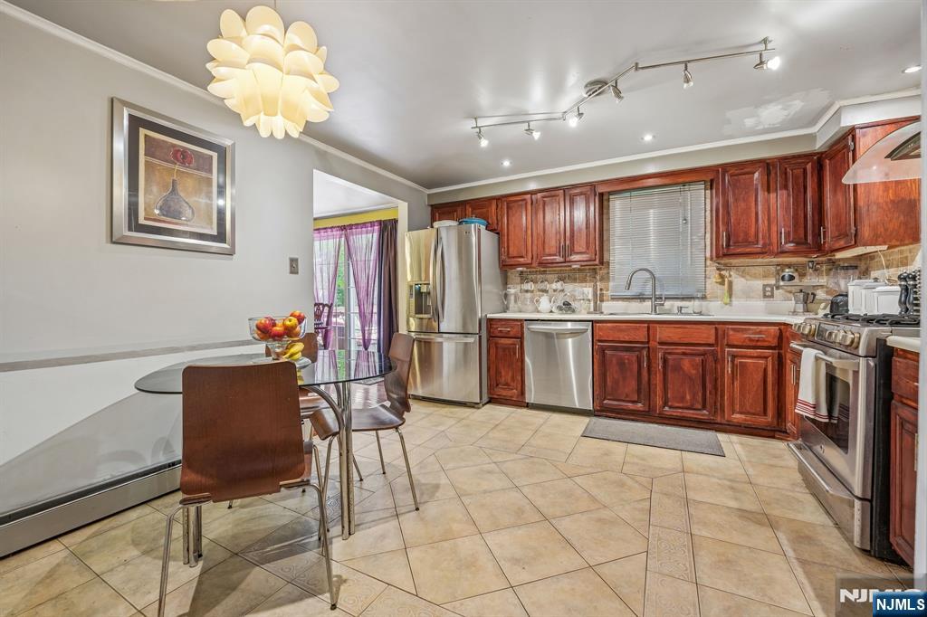121 Wood Street - Photo 3