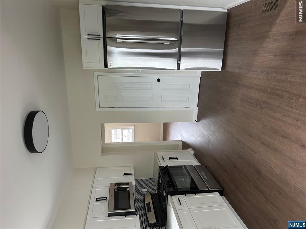 724 3rd Street - Photo 5