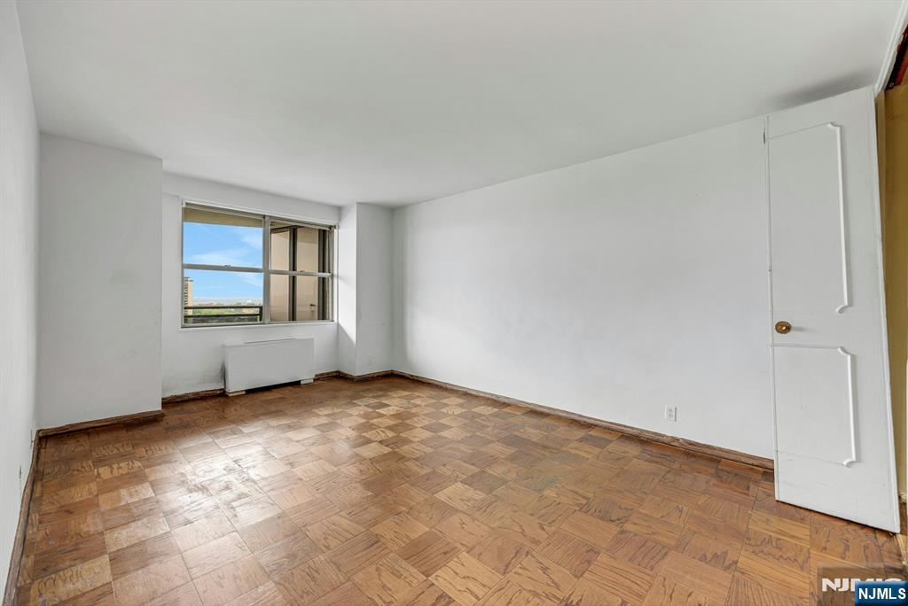 2077 Center Ave #20C, Fort Lee, NJ 07024