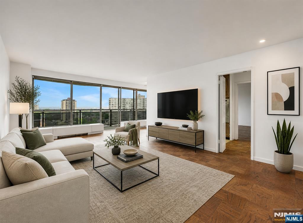 2077 Center Ave #20C, Fort Lee, NJ 07024