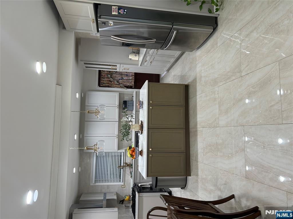 459 Lawton Avenue - Photo 3